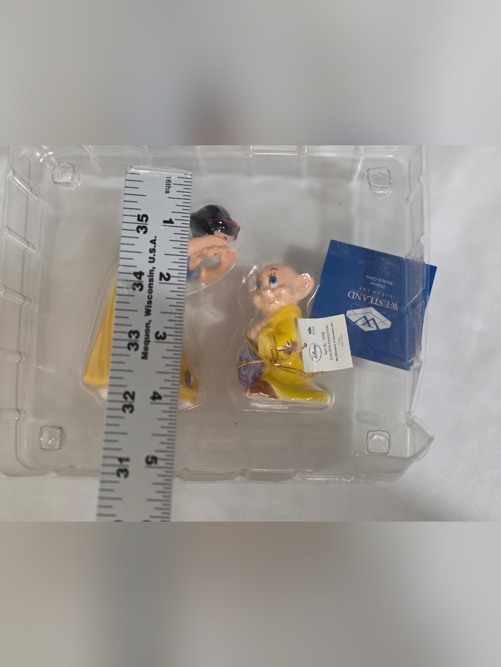 Westland Giftware Disney Snow White/Dopey Magnetic Ceramic Salt AndPepper Shaker - Picture 9 of 10